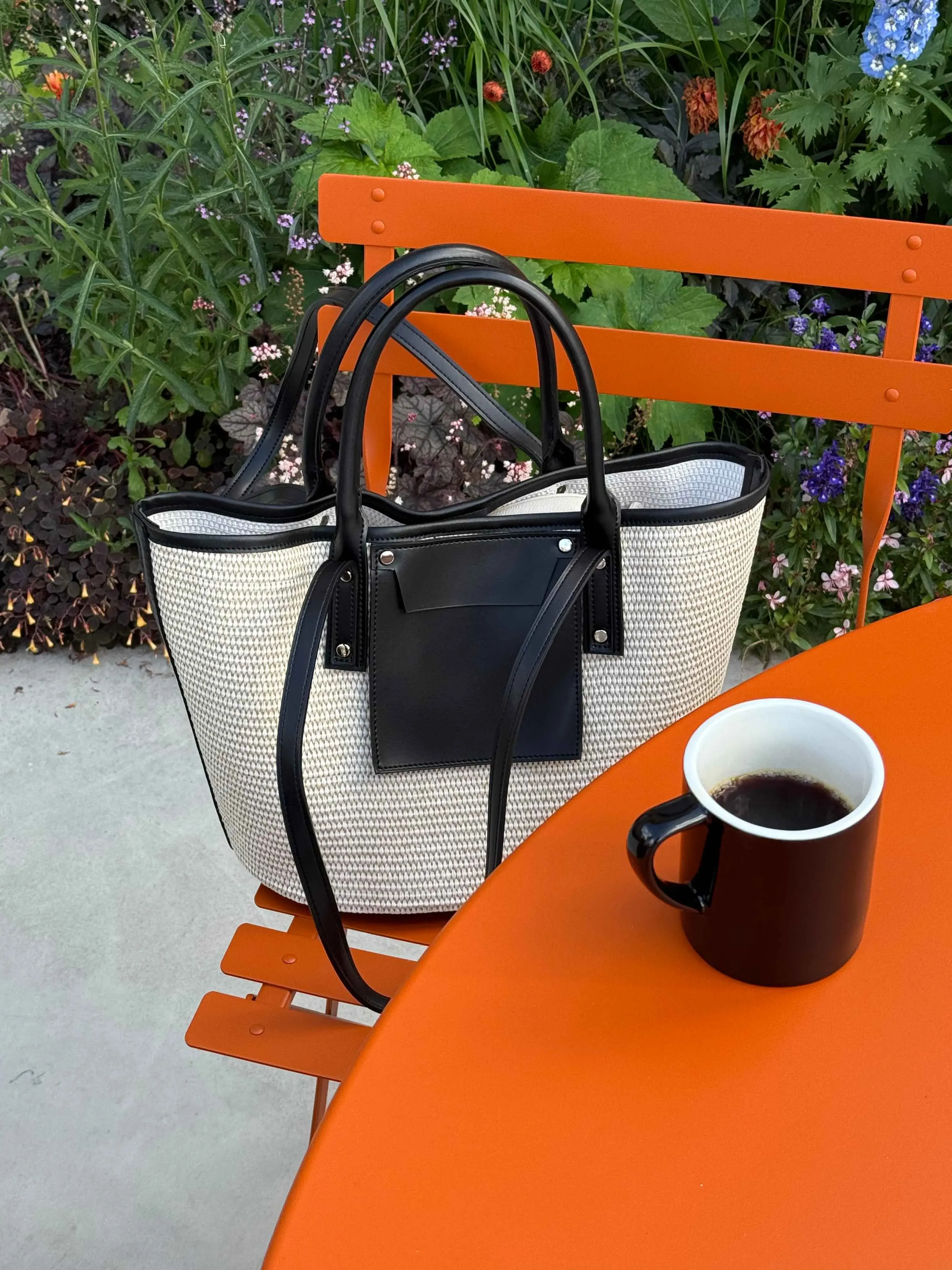 STRAW BAG BLACK